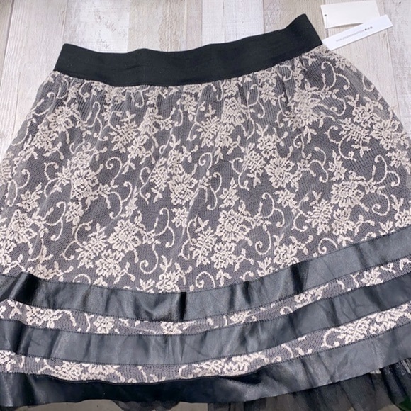 Joe B skirt size large new with tags - Picture 4 of 7
